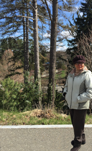Dr Magnolia Ariza Nieto taking a nature walk